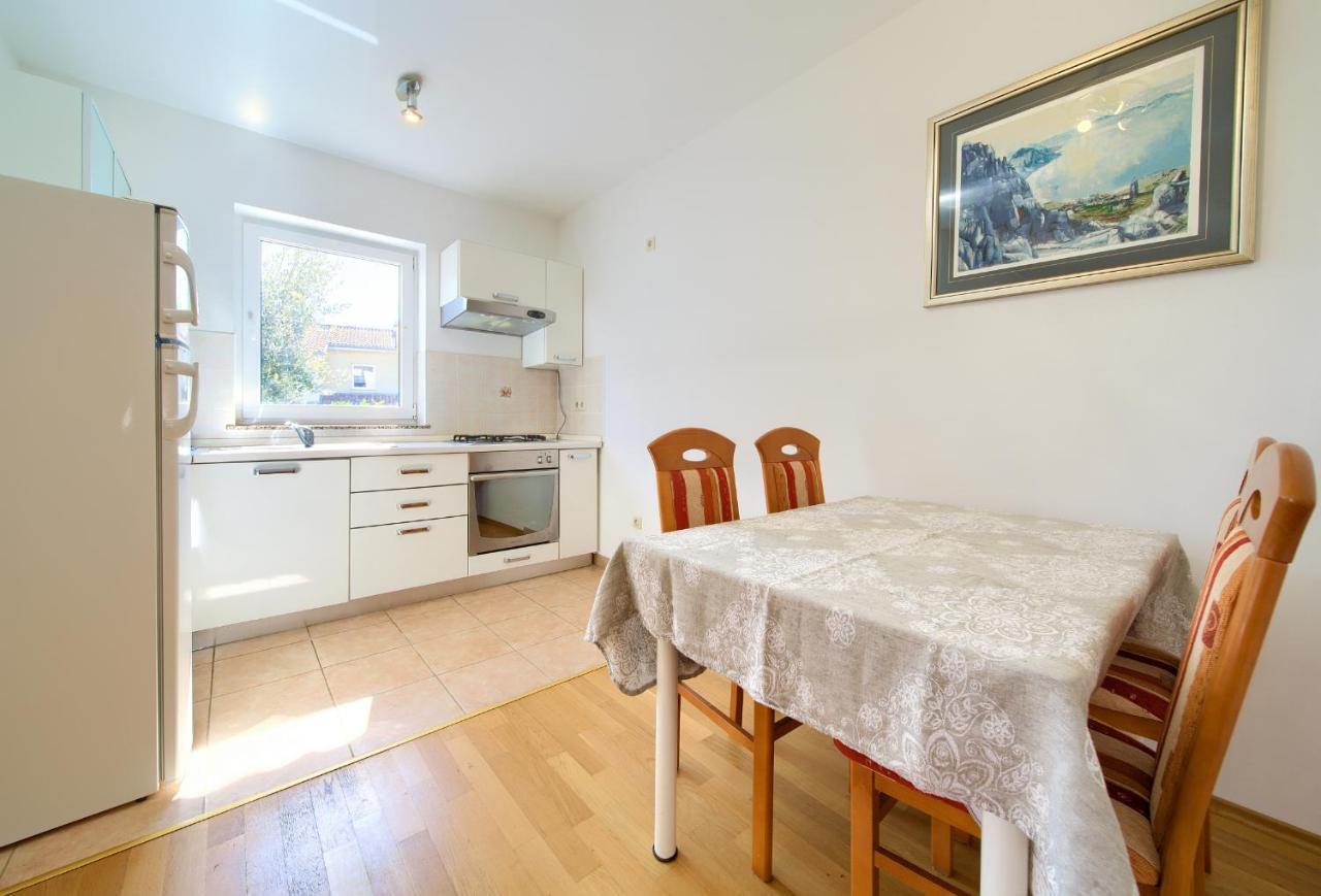 Happy Point Apartamento Krk Town Exterior foto