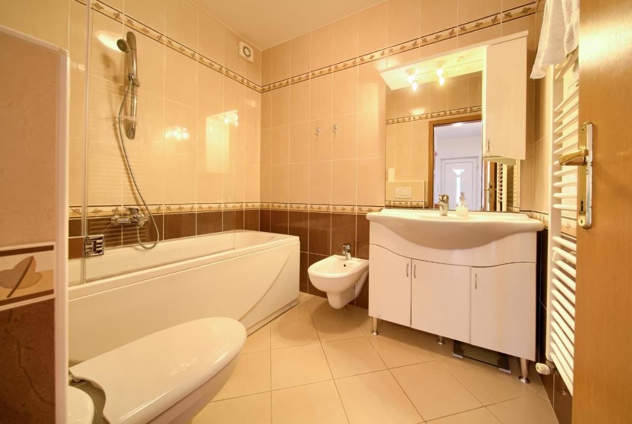 Happy Point Apartamento Krk Town Exterior foto