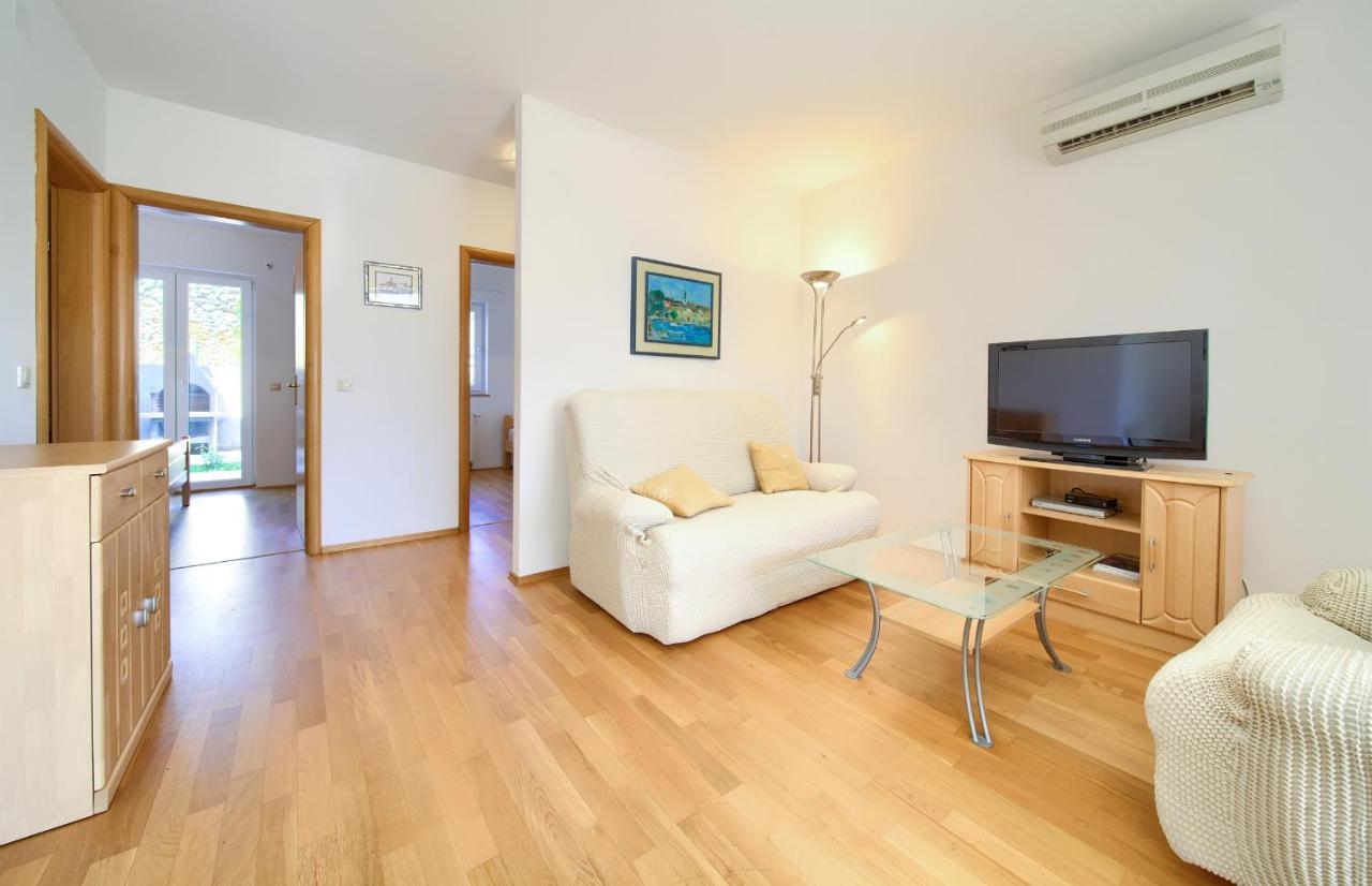 Happy Point Apartamento Krk Town Exterior foto